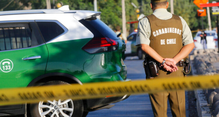 Niña de 11 años permanece grave tras violento atropello en céntrica intersección de Valdivia