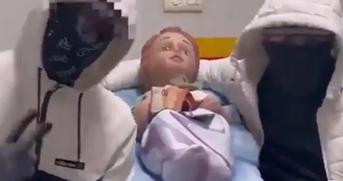 Se robaron al niño Jesús de un pesebre