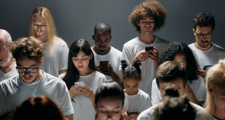 ¿Conoces la “nomofobia”?: Si sientes ansiedad cuando no tienes tu teléfono a mano podrías padecerla