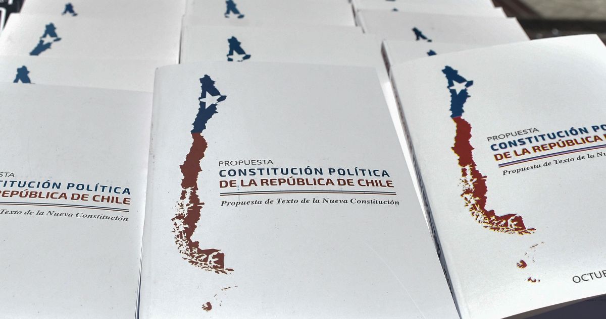 Más de la mitad de los encuestados de Ipsos dice estar de acuerdo en iniciar un nuevo proceso constitucional en unos años más si gana el En Contra.