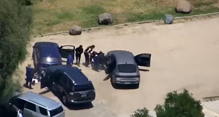 Cae banda que vendía drogas por redes sociales en la RM: 5 detenidos y $120 millones en marihuana