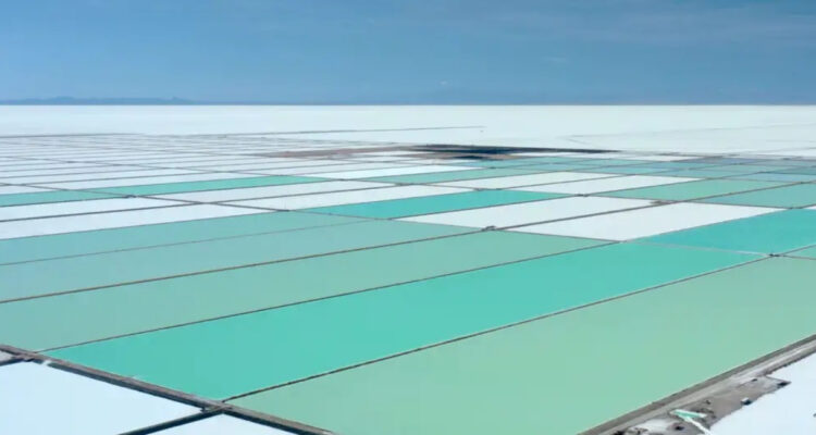 No es algo definitivo sector privado pone paños fríos a acuerdo Codelco-SQM por extracción de litio