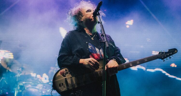 “Pictures of you”: Las imágenes del impecable y emotivo regreso de The Cure a Chile