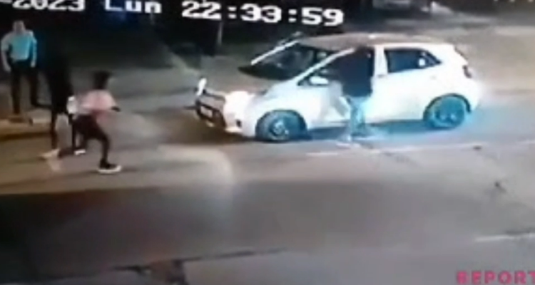 Delincuentes apuñalan a mujer para concretar un portonazo en Ñuñoa