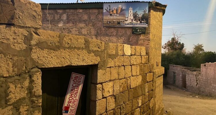 Había moscas y baratas: prohíben funcionamiento de 3 locales de alimentos en San Pedro de Atacama