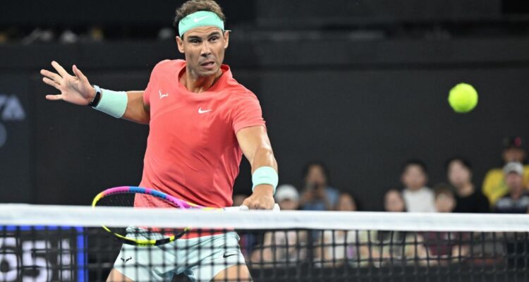 Rafael Nadal volvió a las canchas 347 días después y jugando dobles en Brisbane
