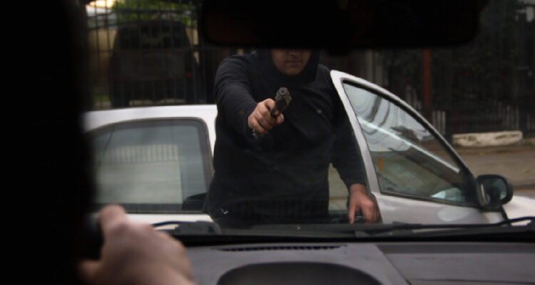 Choferes de apps sufren el robo de sus vehículos en la RM: a uno también le sustrajeron su ropa