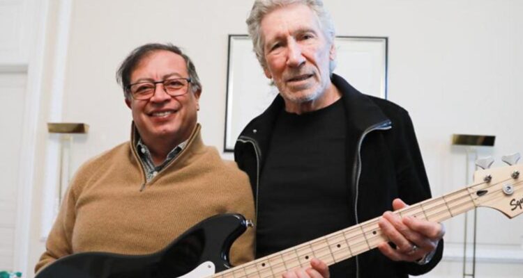 Roger Waters se reúne con Gustavo Petro y regala un bajo autografiado a su hija