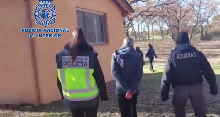 Detienen a líderes de secta que obligaba a víctimas a tener sexo para curar la homosexualidad