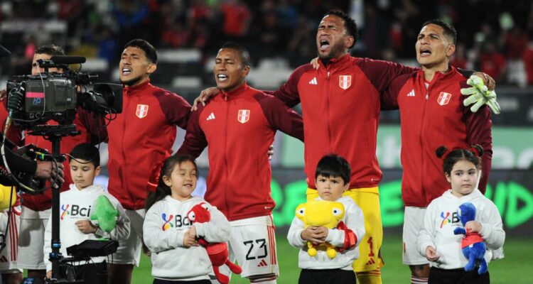 Selección de Perú a detalles de firmar nuevo DT