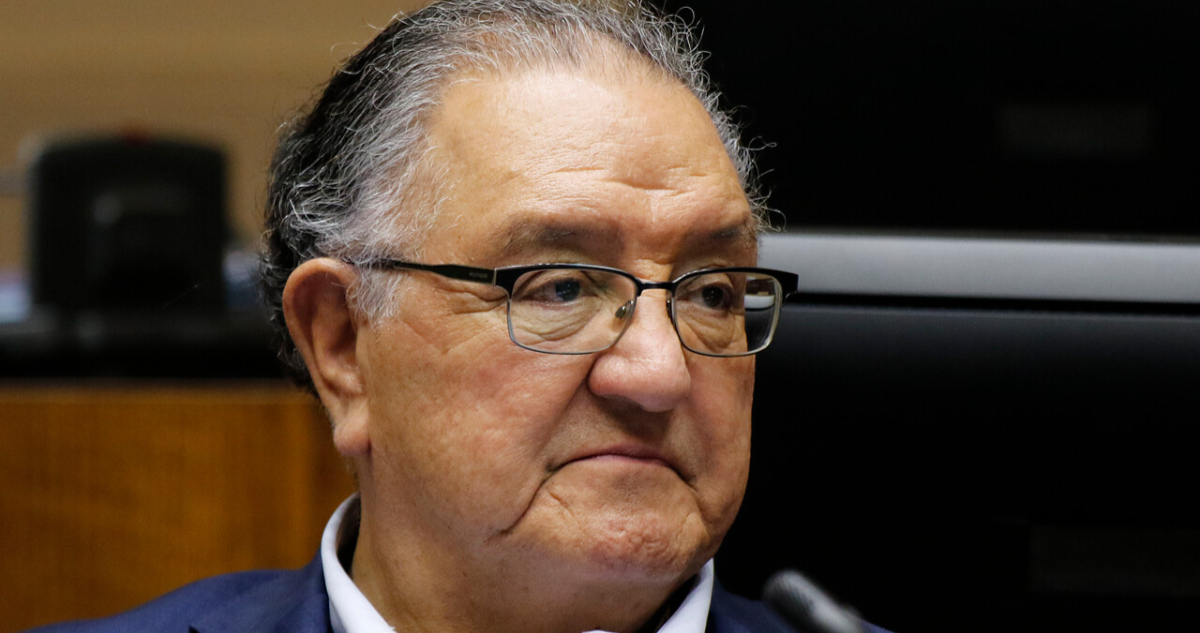 senador-huenchumilla-proporne-una-via-legislativa-para-una-nueva-constitucion