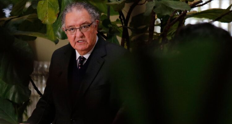 “¿No será bueno ver qué es lo que quieren?”: Huenchumilla respalda incluir a la CAM en negociaciones