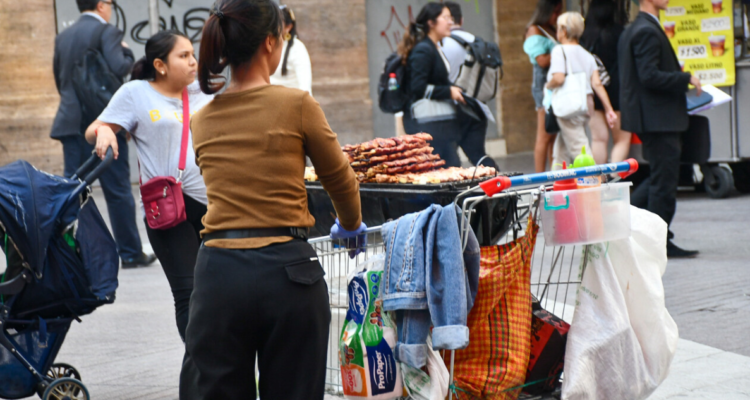 Seremi de Salud anuncia que eliminará todos los carros de comida ilegales del centro de Temuco