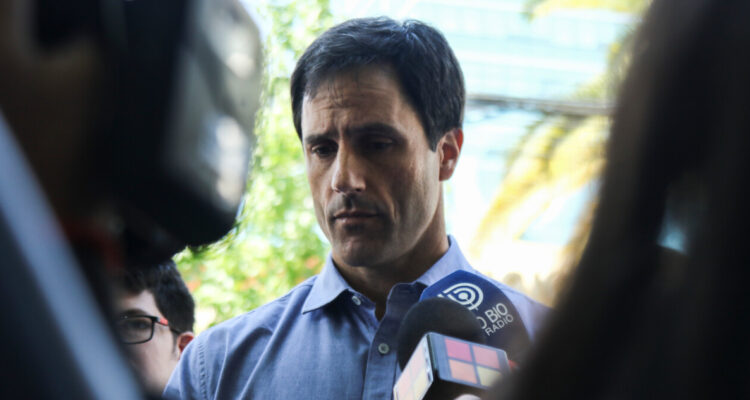 Silva minimiza derrota: No responde a un error en el proceso, sino que a un “hastío” de la ciudadanía