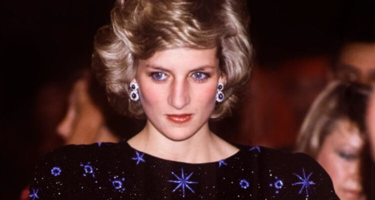 Nuevo récord: icónico vestido ‘galáctico’ de Lady Di es subastado en más de 990 millones de pesos