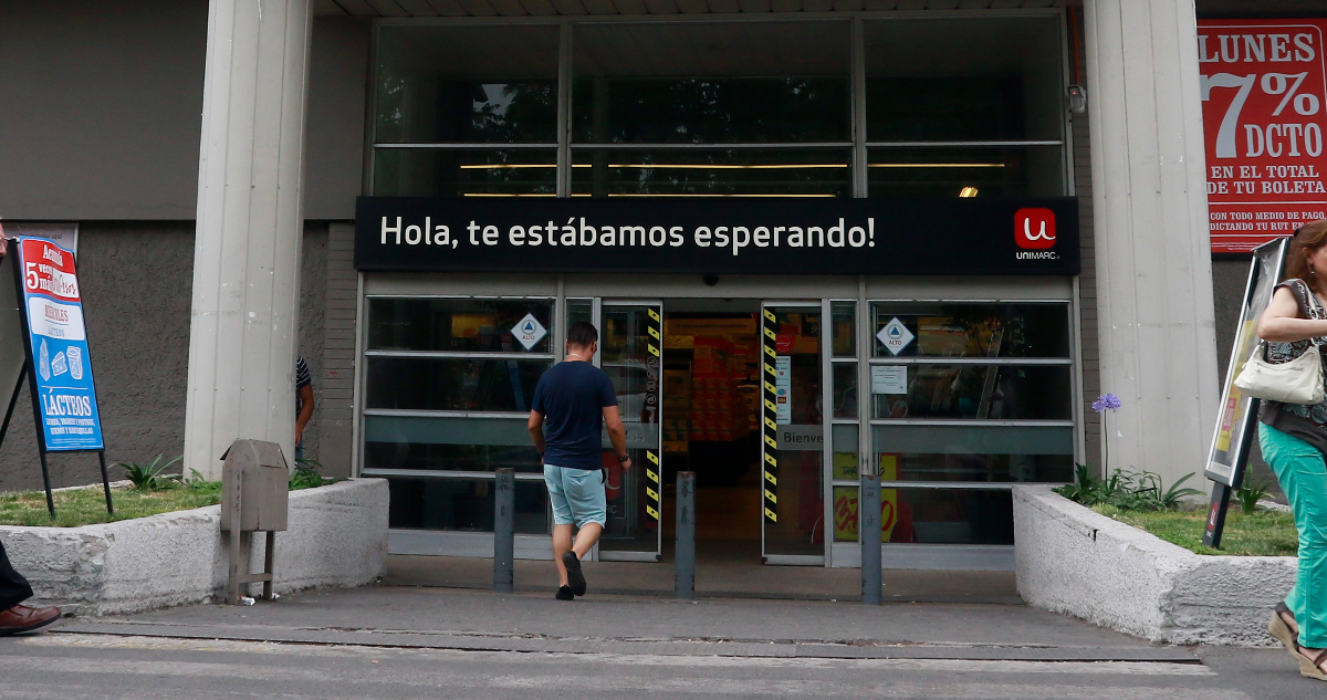“¿Su boleta?”: Denuncian a 13 supermercados y tiendas por exigir mostrar ticket de compra a la salida