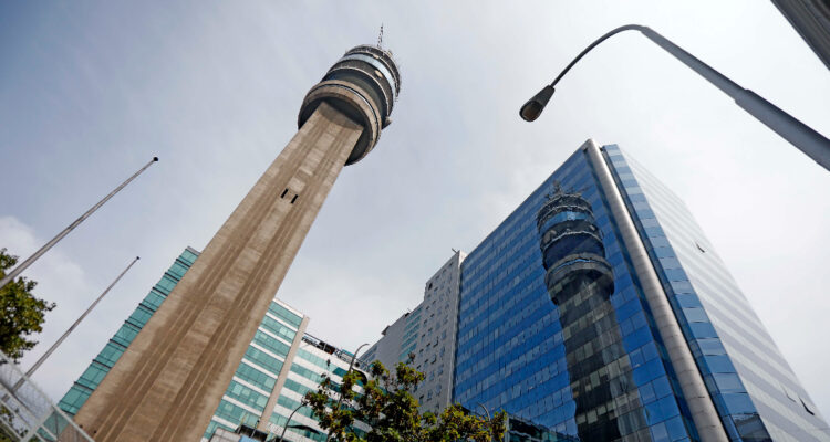 FNE da luz verde para que empresa de telecomunicaciones adquiera la red de fibra óptica de Entel