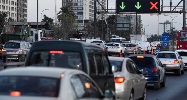 Un taco vehicular en autopista de general Velázquez