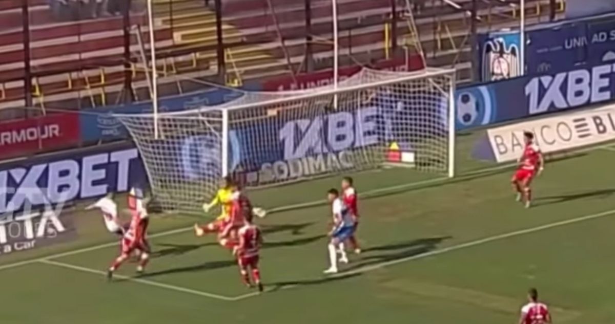 El golazo de Alexander Aravena en partidazo entre la UC y Copiapó en Santa Laura