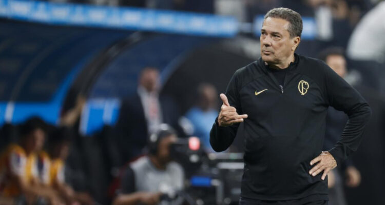 Vanderlei Luxemburgo a Colo Colo