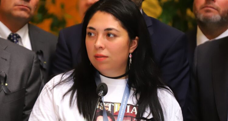 Viuda de carabinero Eugenio Naín