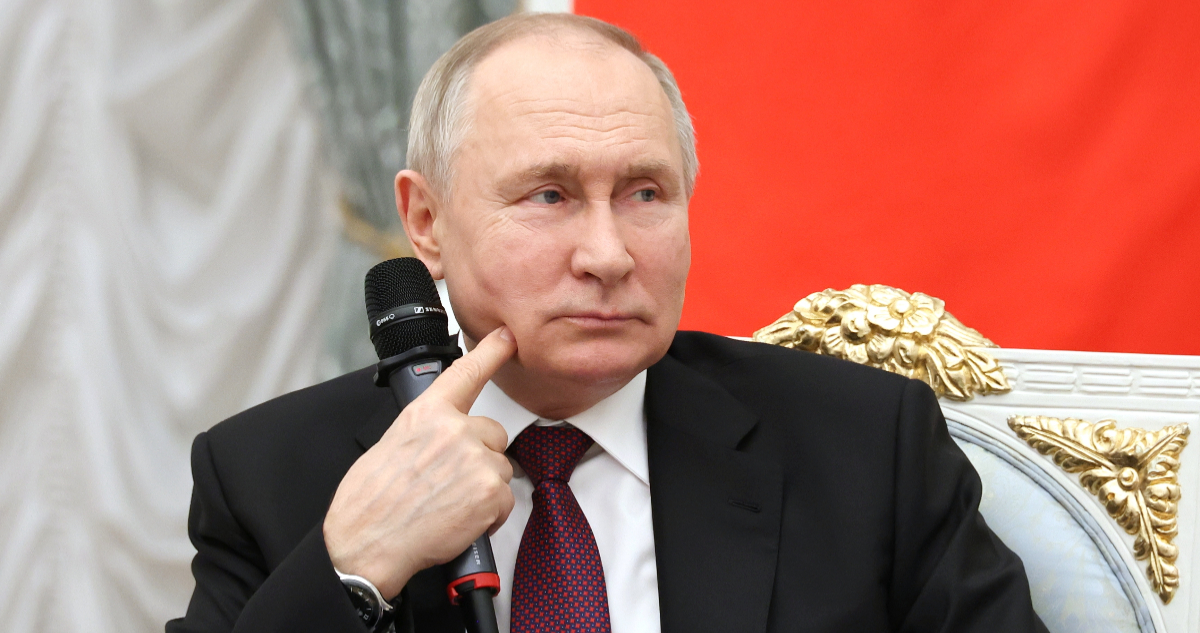 Vladimir Putin se perpetúa en Rusia y oficializa su candidatura presidencial buscando un 5to mandato