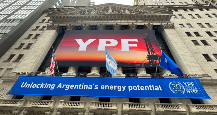 Las empresas argentinas caen en la Bolsa de NY durante el primer día hábil de Milei como presidente
