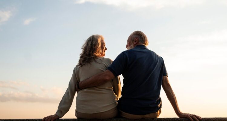 Un tercio de la población chilena la componen adultos mayores