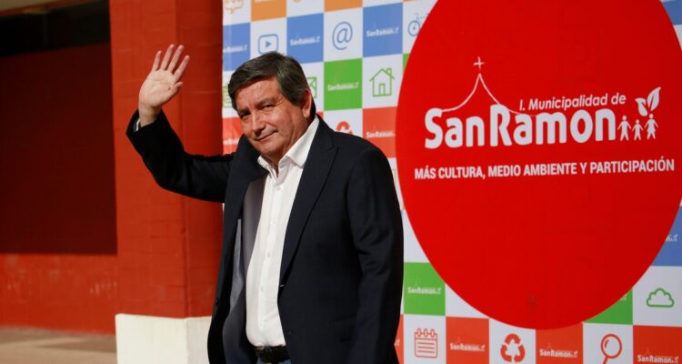 Mantiene arresto domiciliario para exalcalde Aguilera tras ser acusado de pasar a comer completos