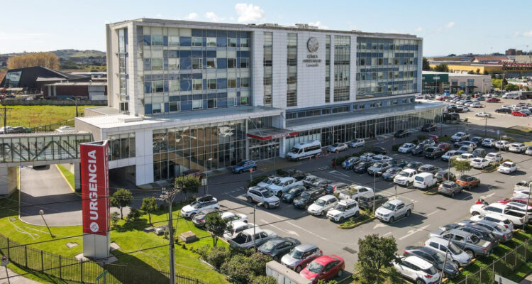 Red de clínicas Andes Salud planea crear una nueva isapre: apuntará a clase media y afiliados a Fonasa