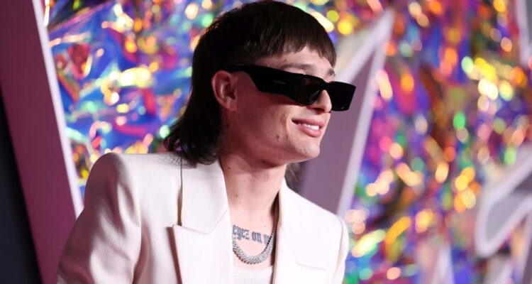 Declaran admisible recurso que busca evitar que Peso Pluma se presente en Festival de Viña del Mar