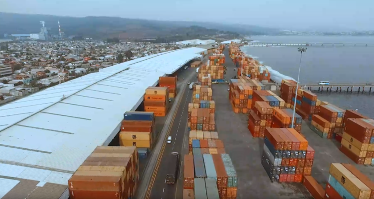 Imagen aérea de Puerto Coronel en el marco de investigación de tres aristas