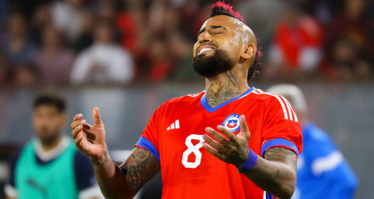 La gran división en Colo Colo que distancia a Arturo Vidal.