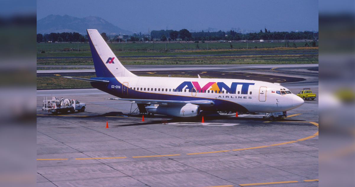 Avant Airlines Boeing 737-248; CC-CVA