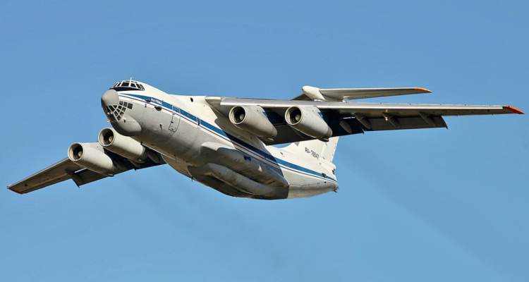 avión Il-76