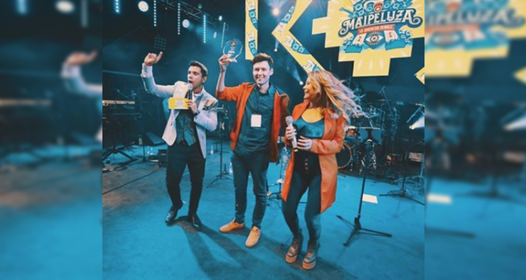 El día en que Cathy Barriga premió a su propio hijo en los millonarios festivales “Maipeluza”