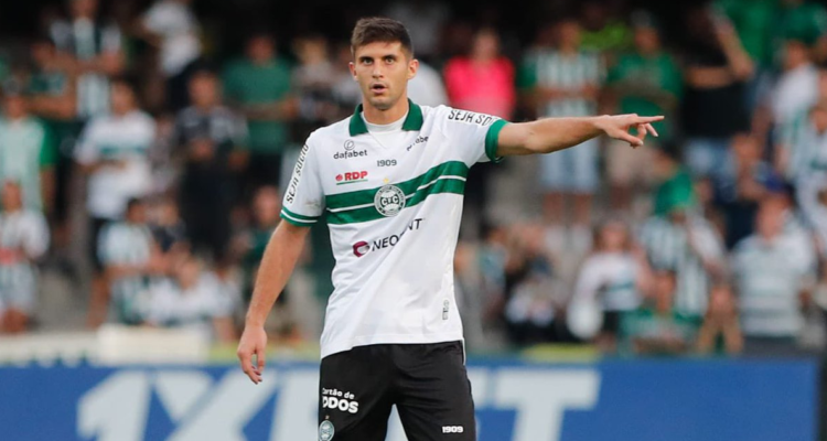 Benjamín Kuscevic podría desembarcar en el fútbol de Uruguay.