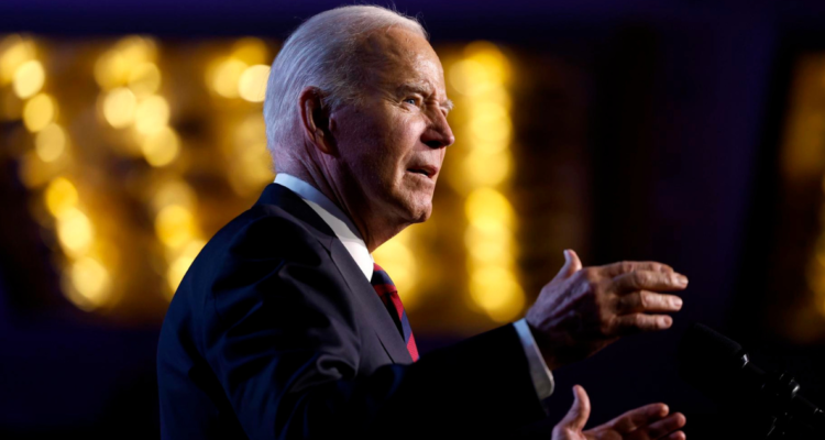 Imagen de Joe Biden por soldados estadounidenses muertos en Jordania