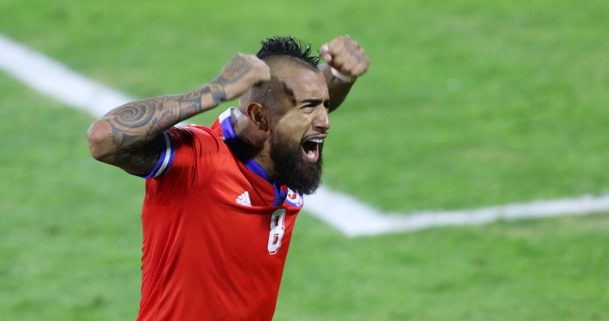 Arturo Vidal volverá a vestir la camiseta de Colo Colo.
