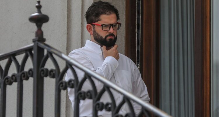 boric-mosalve-pensiones de gracia revocar