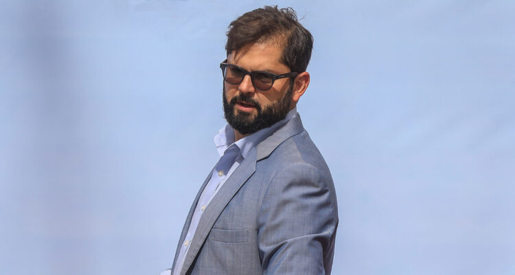 Presidente Boric “llama a terreno” a ministros que participaron en reuniones con lobbista Zalaquett