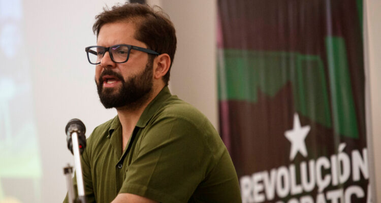 Presidente Boric pide no juzgar a Revolución Democrática por el Caso Convenios