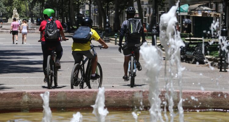 Calor en la región Metropolitana: ayer hubo hasta 38.2°C y para el miércoles se pronostican 36°C