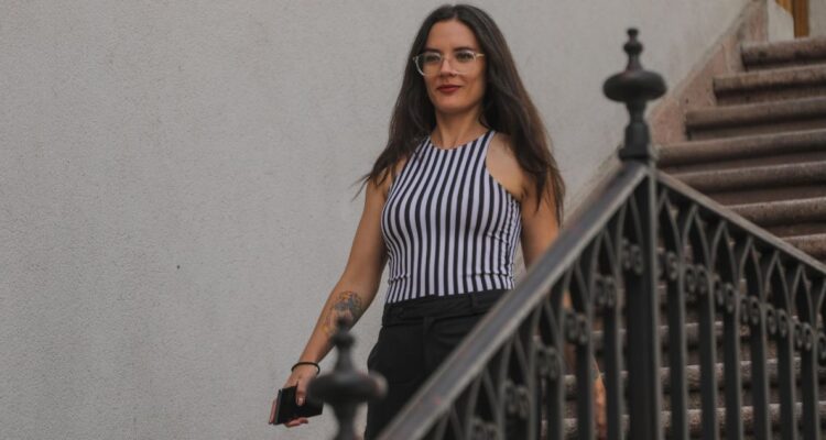 Camila Vallejo defiende a ministra Maisa Rojas y asegura que “no ha pretendido engañar a nadie”