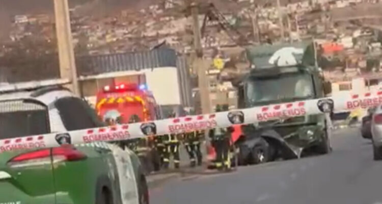Tres muertos deja accidente de camión de alto tonelaje tras arrasar con 7 vehículos en Antofagasta