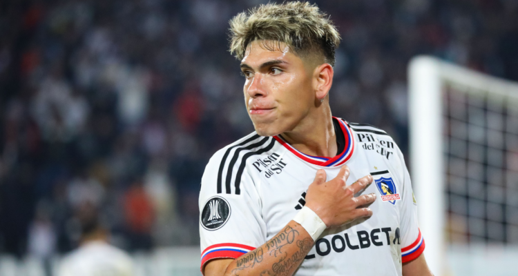 Carlos Palacios podría declinar sus conversaciones con Boca Juniors.