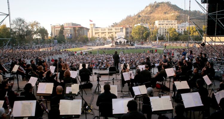 “Carmina Burana” con Sinfónica Nacional y Coro de la U. de Chile se presentará gratis en cinco comunas