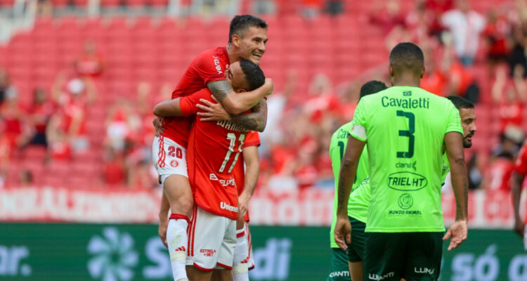 Charles Aránguiz elogios DT Inter de Porto Alegre