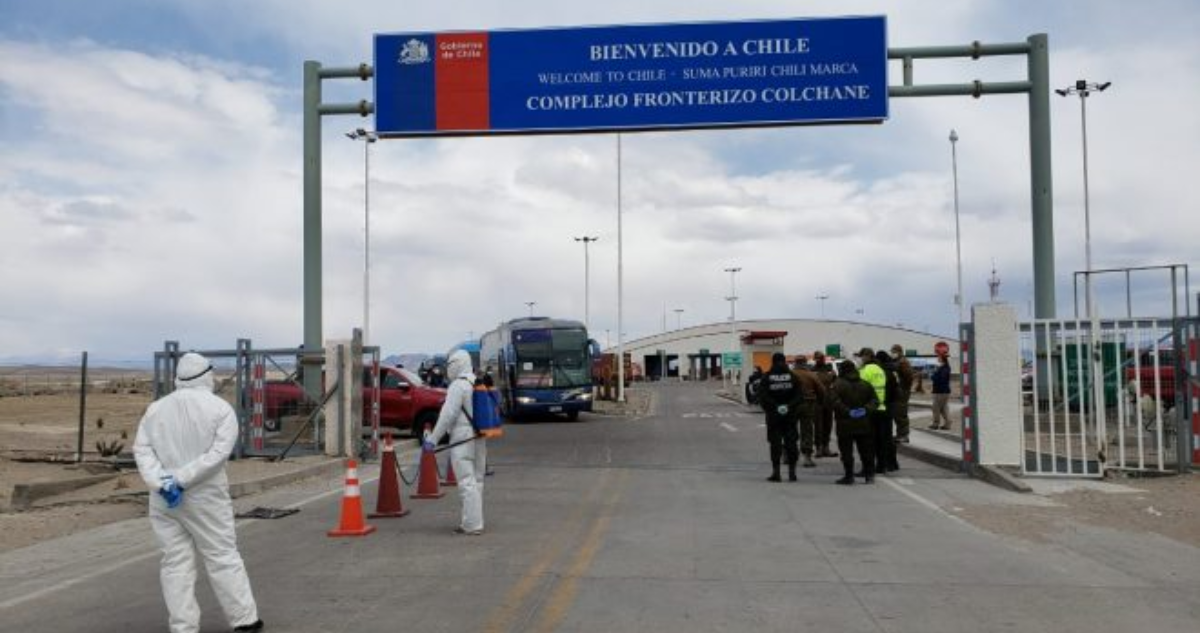 Con alcohol y en horario laboral: instruyen sumario por presunta fiesta en paso fronterizo de Colchane