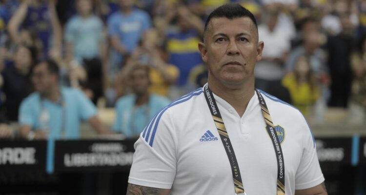 Jorge Almirón fue ratificado como nuevo DT de Colo Colo.